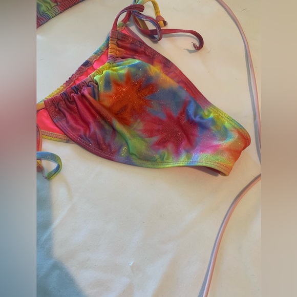 Reversible swim suit with matching bucket hat size small - Picture 2 of 6
